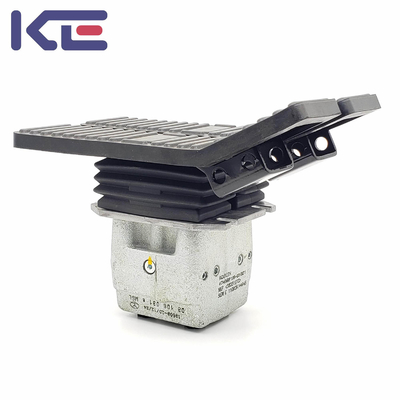 Alloy Steel Hydraulic Foot Pedal Valve Silver Excavator Foot Control Valve